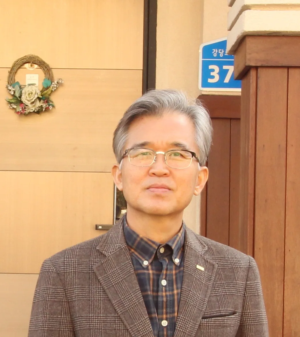 김진O